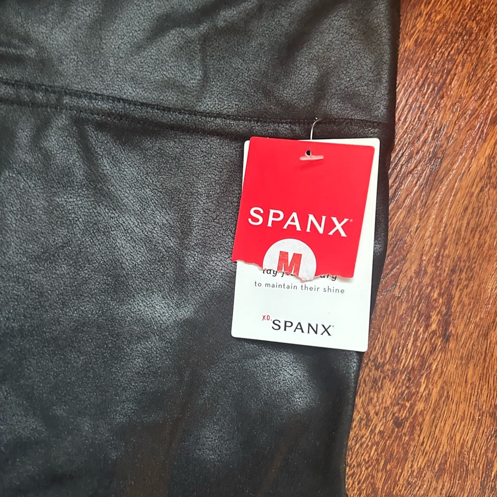 NWT SPANX Faux Leather Moto Legging Size Med - Picture 2 of 4